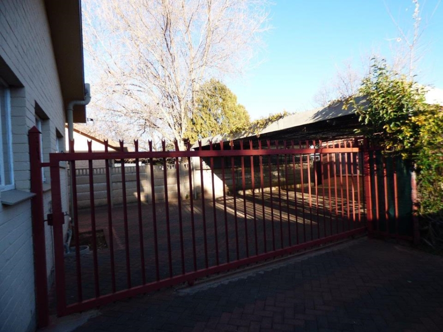 3 Bedroom Property for Sale in Fichardt Park Free State